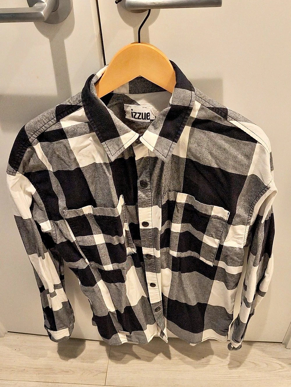 izzue Plaid Button Down Shirt Size Large
